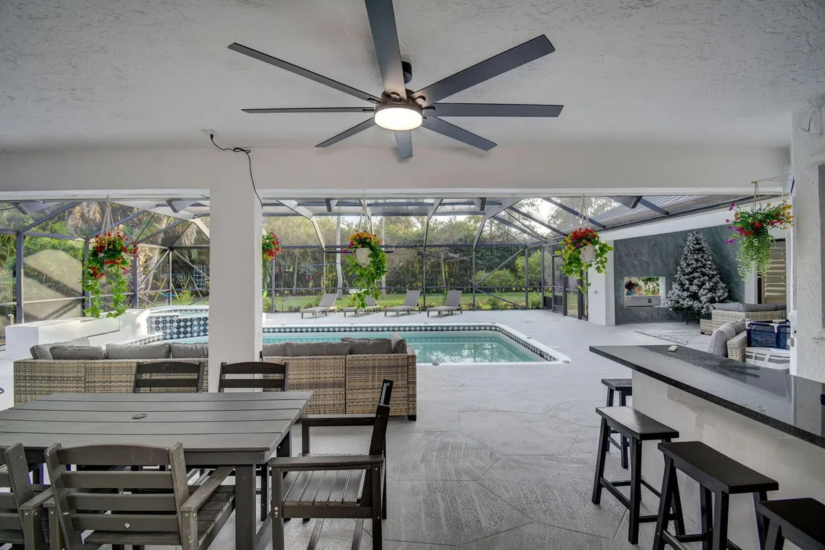 Pinewood Residence photo 49