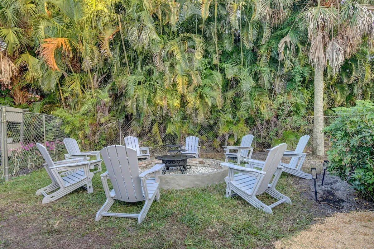 Pinewood Residence photo 55