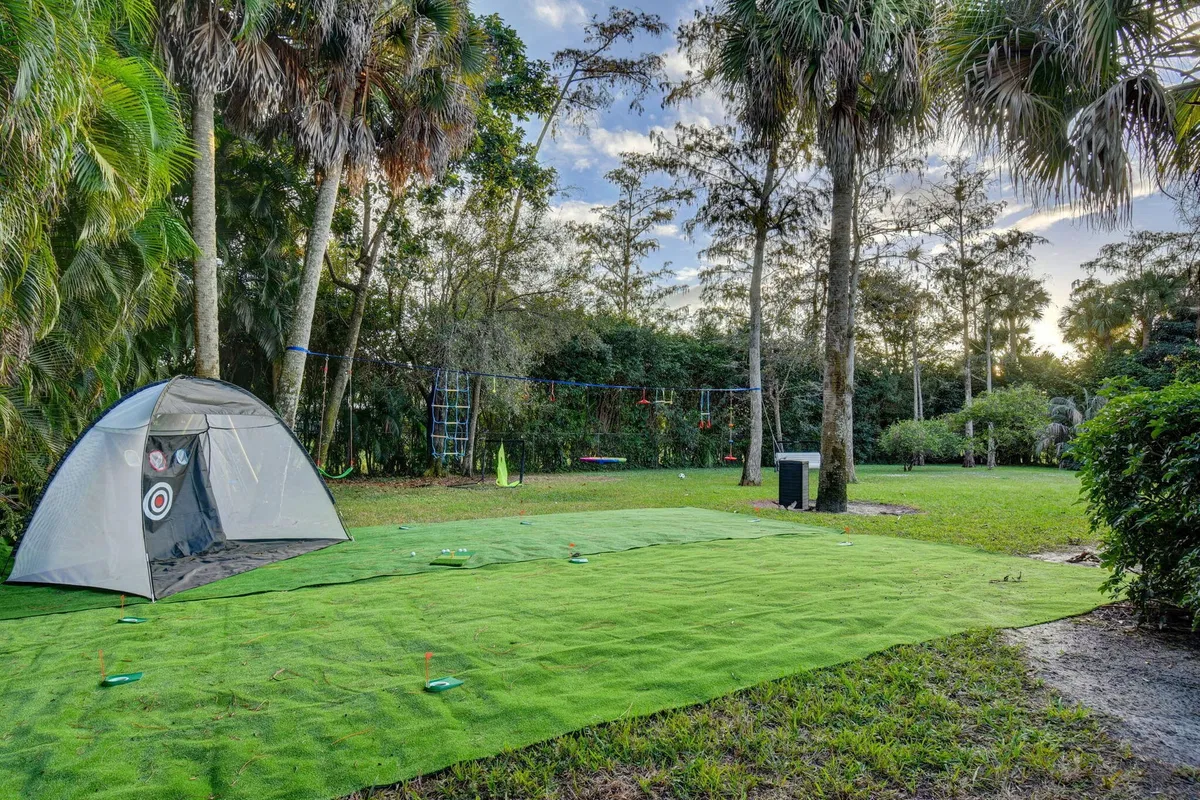 Pinewood Residence photo 58