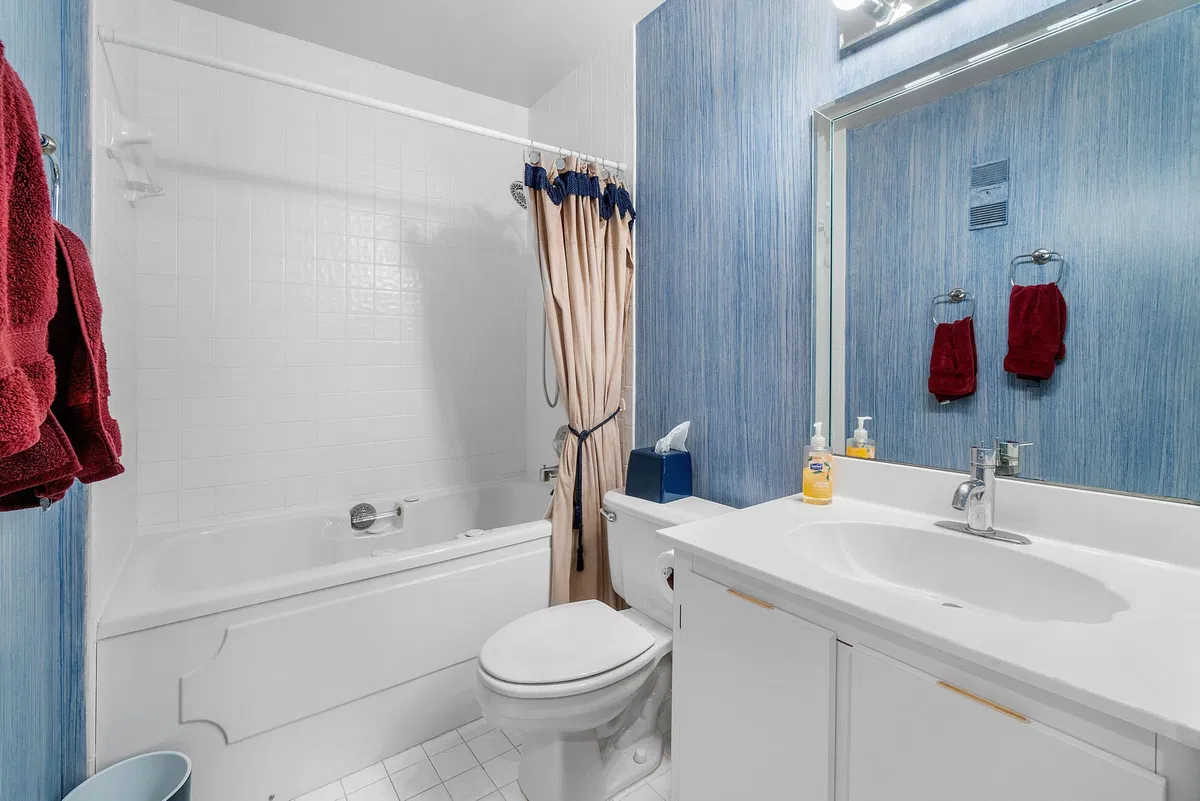 Unit 202 photo 22