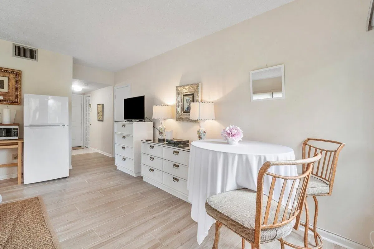 Tennis Lodges Wellington Unit 427 photo 4