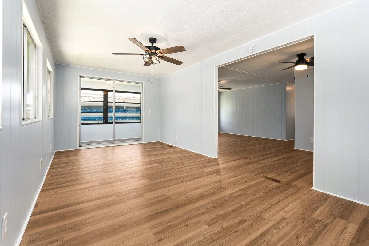 Unit 53 photo 10