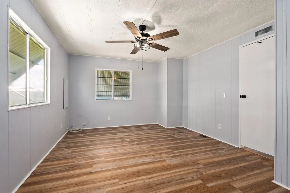 Unit 53 photo 40