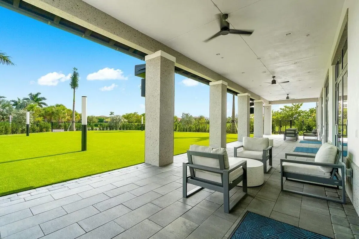 Residence photo 19