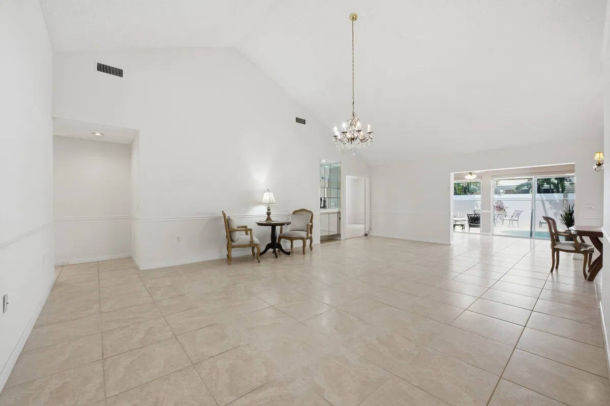Residence photo 4