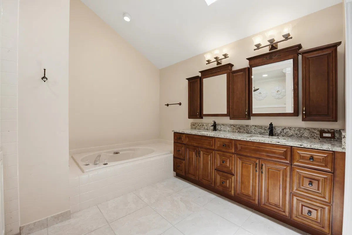 Residence photo 22