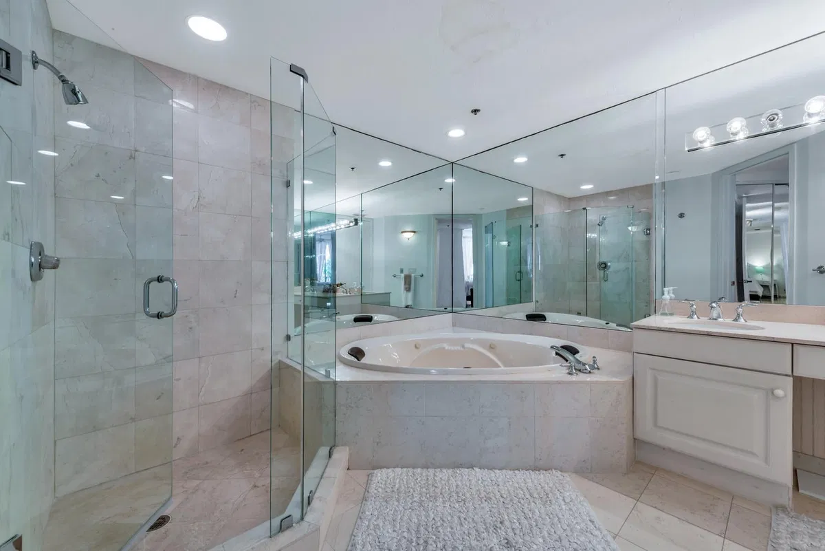 Unit 202 photo 13