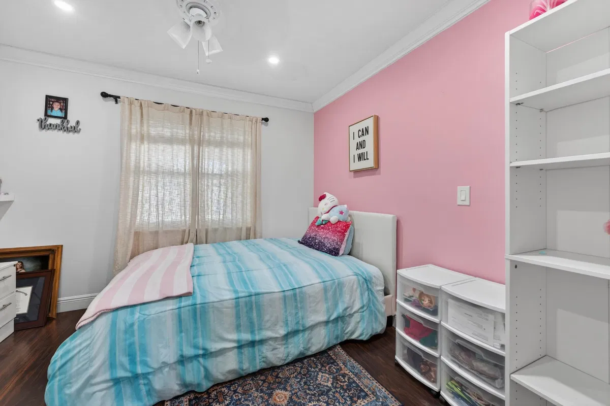 Residence photo 37
