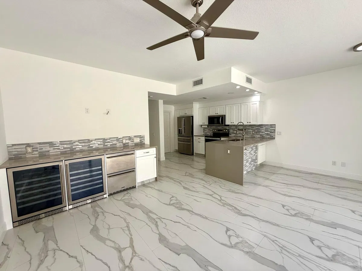 Residence photo 4