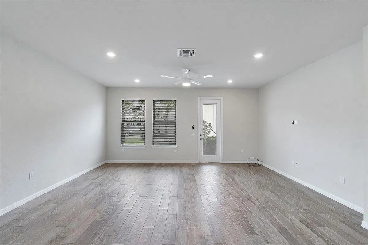 Residence photo 4