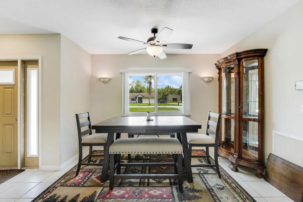 Residence photo 4