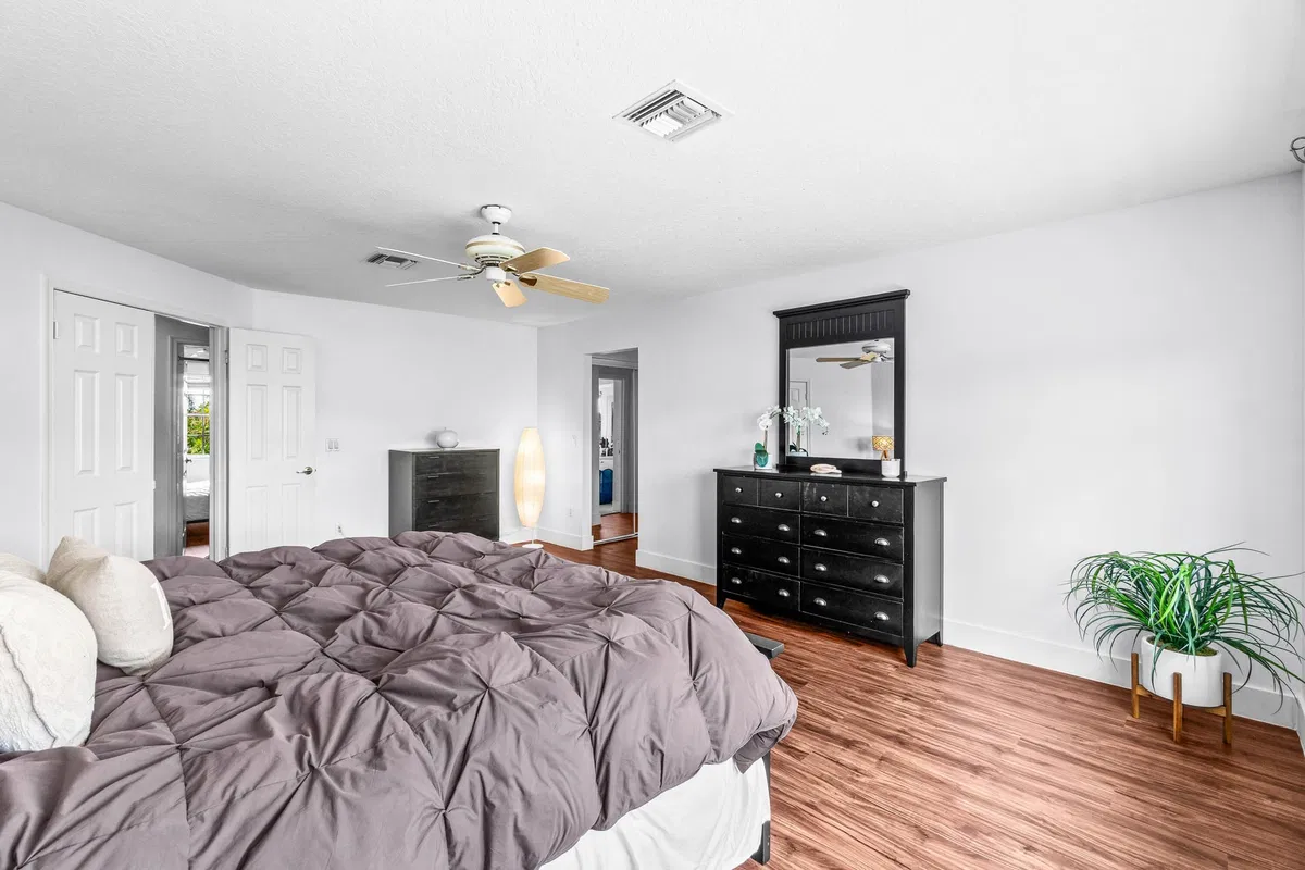 Residence photo 16