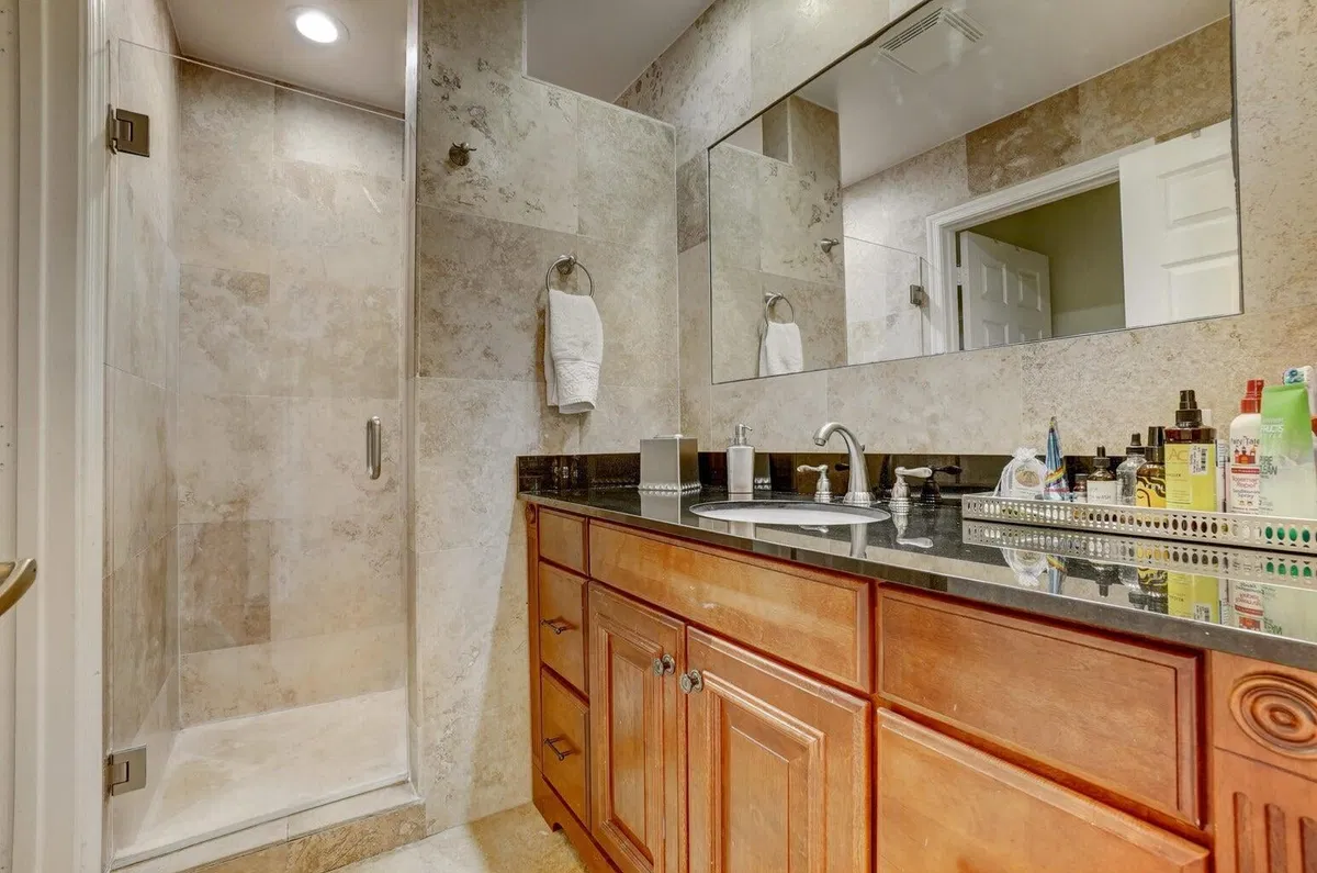 Residence photo 25