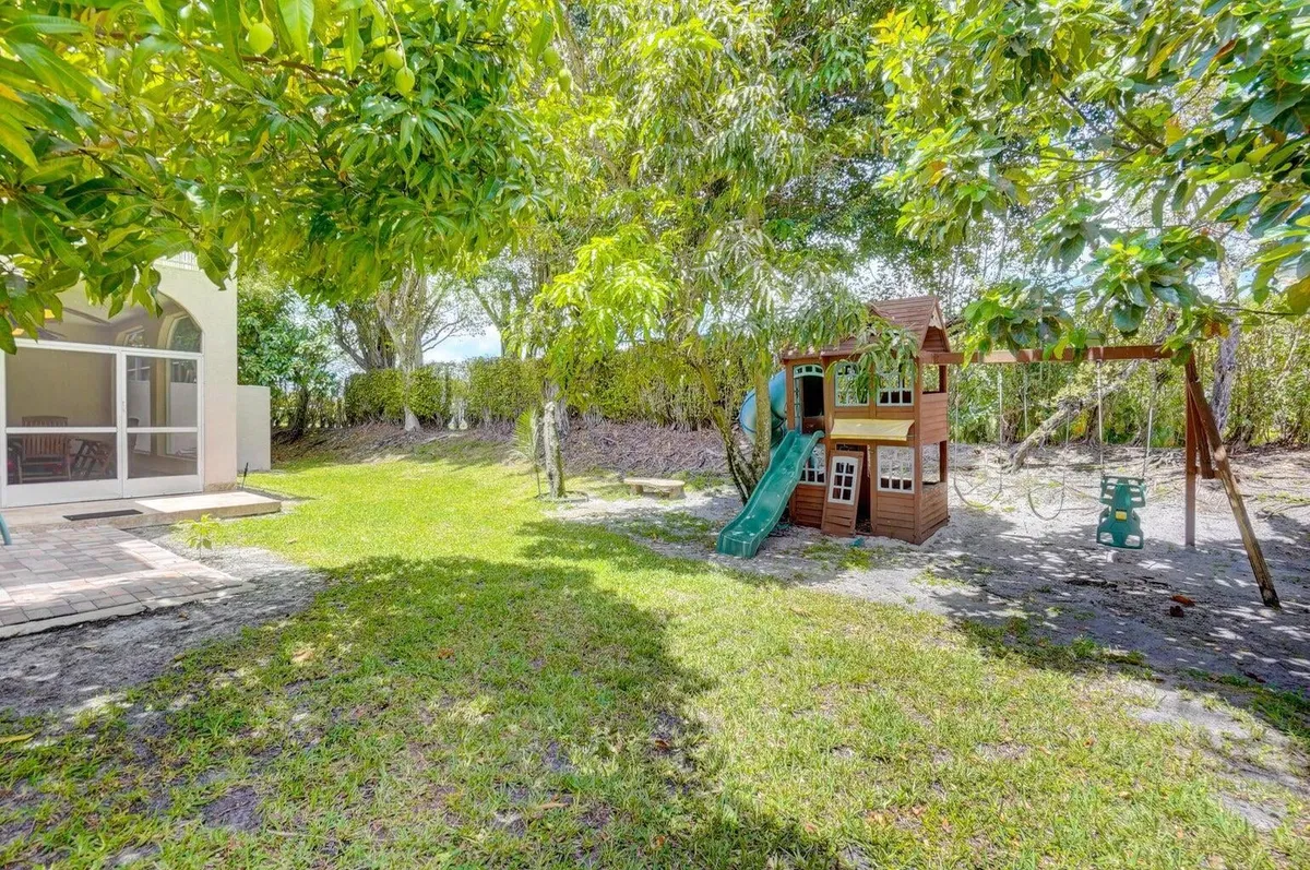 Residence photo 31