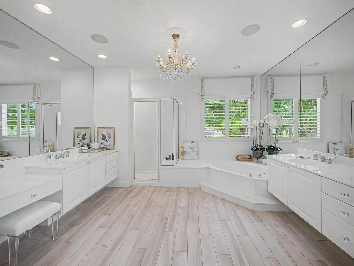 Woodfield Country Club Residence photo 22