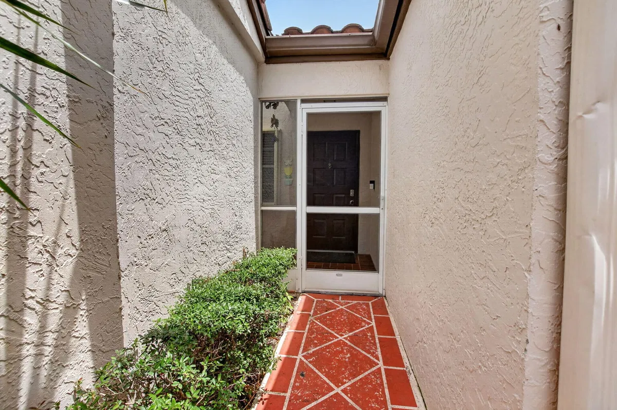 Residence photo 4