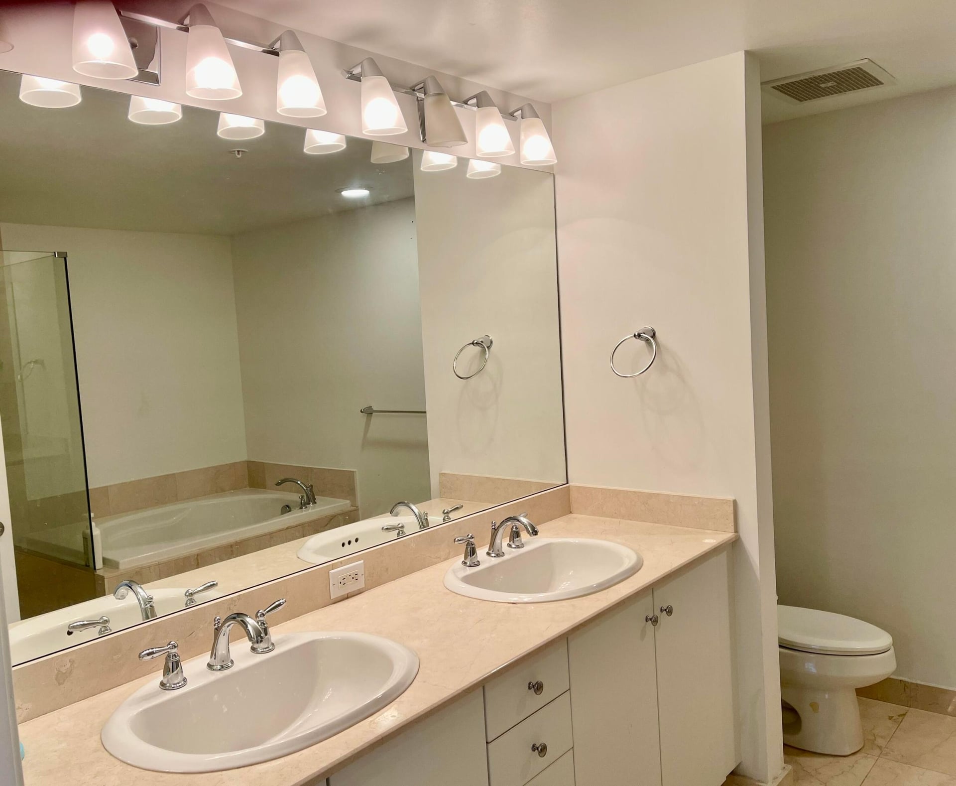 Unit 1206 photo 13