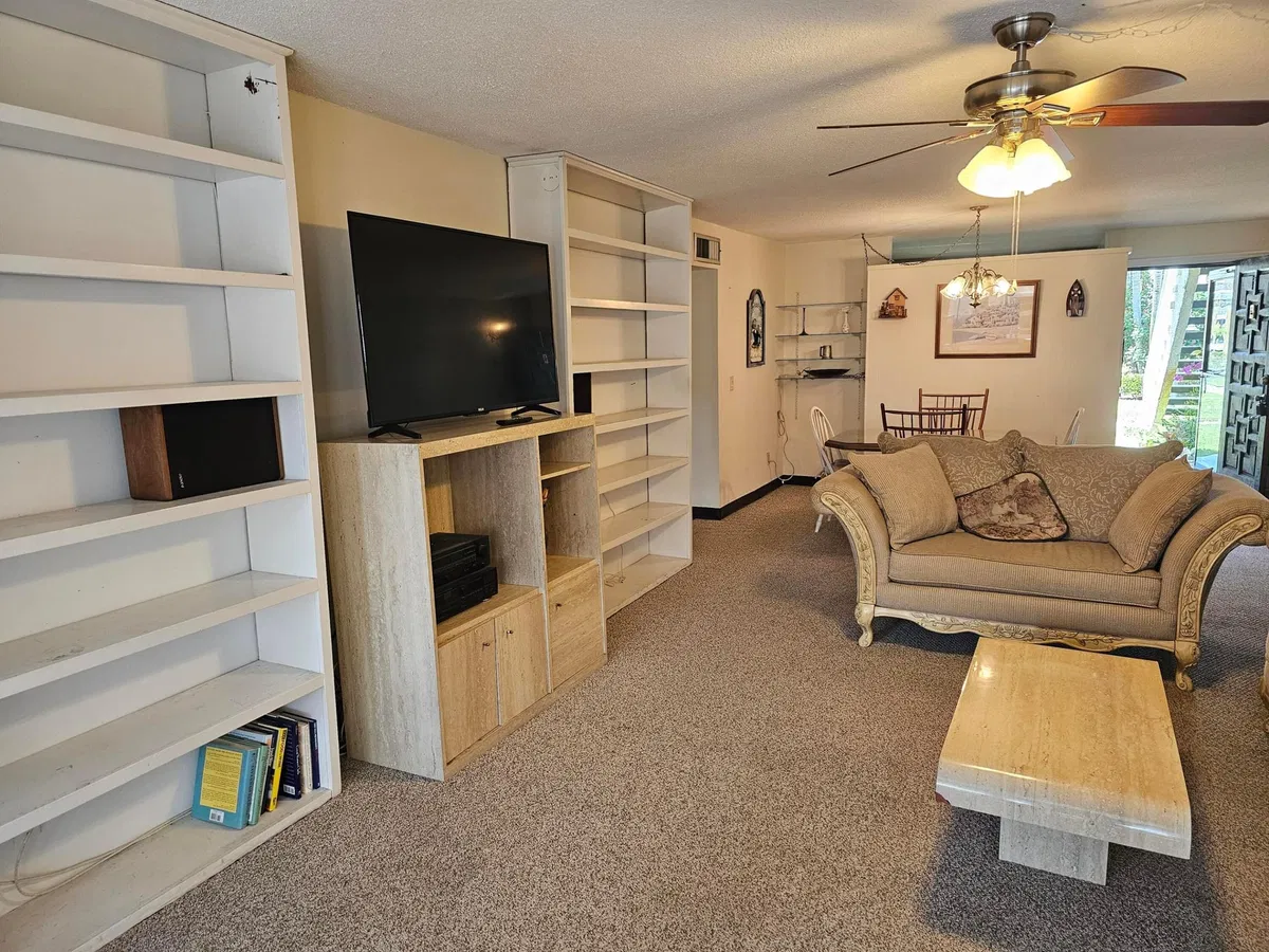 Unit G6 photo 13