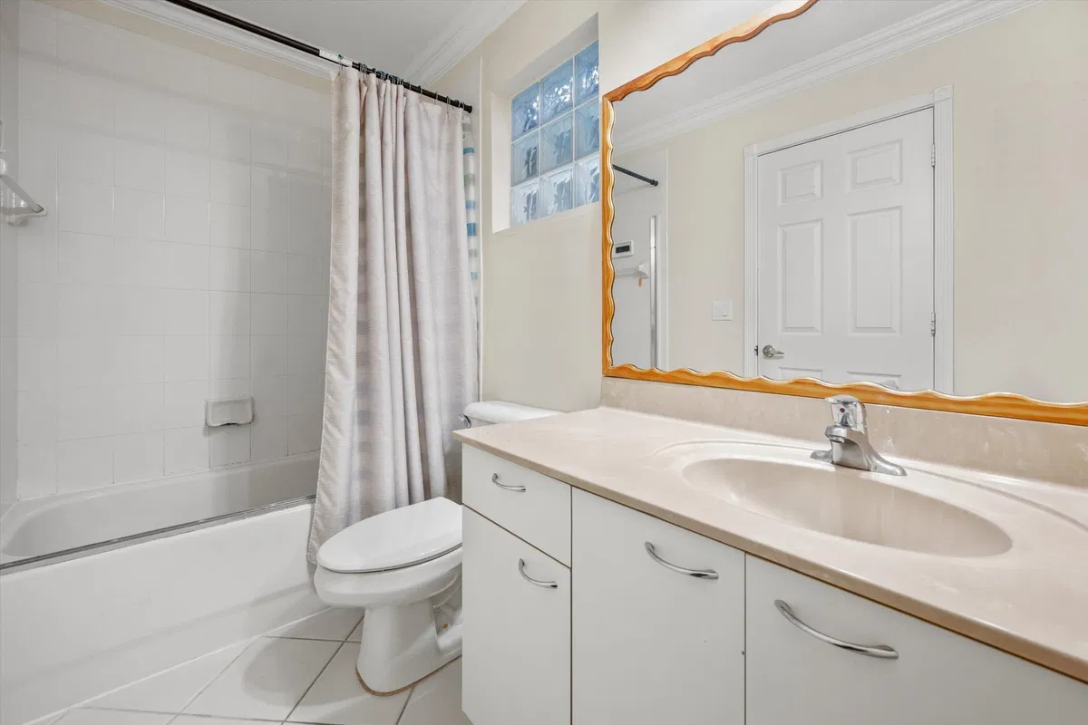 Residence photo 25