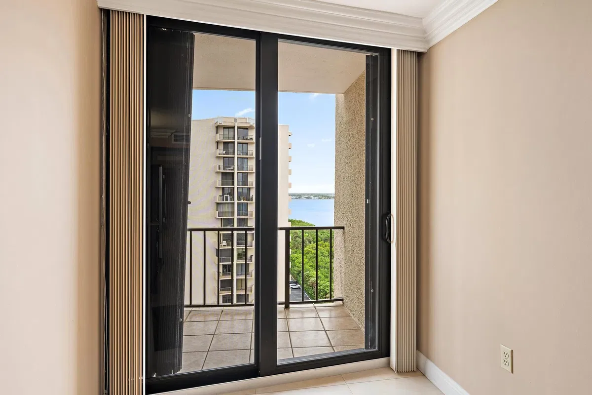 Singer Island Unit 1-1404 photo 22