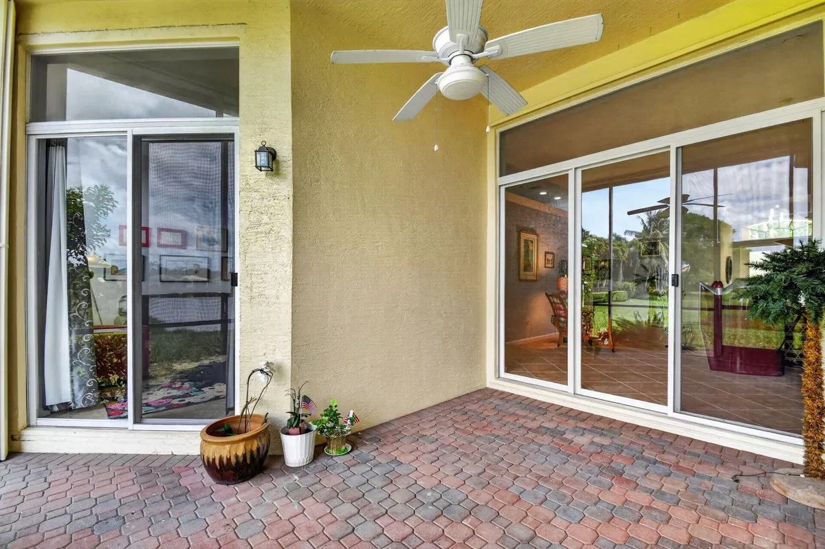  Residence photo 49