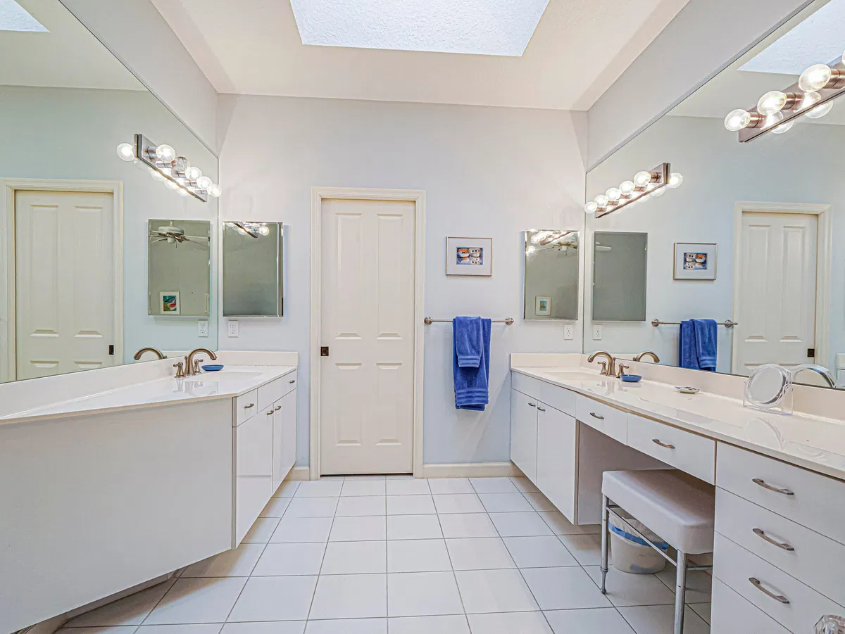 Willoughby Golf Club Residence photo 22