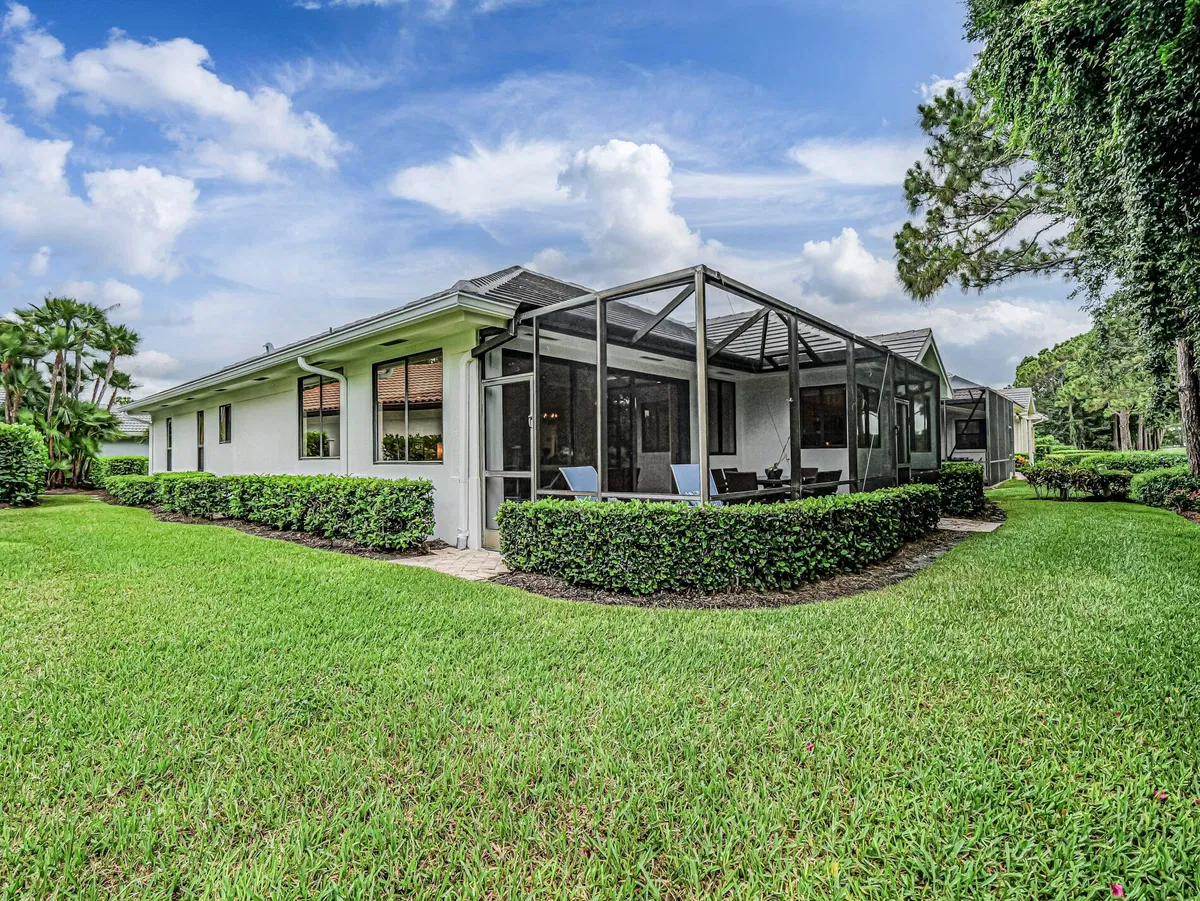Willoughby Golf Club Residence photo 37
