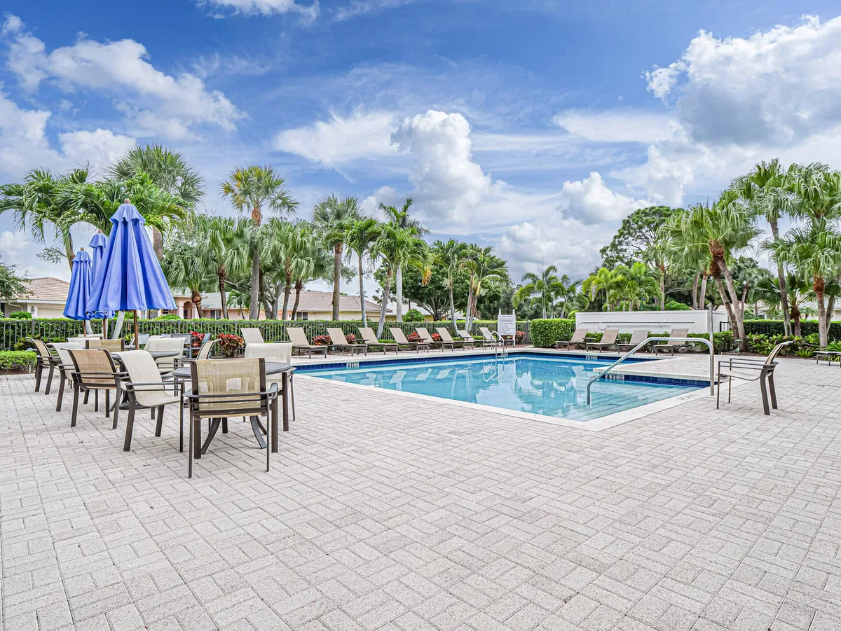 Willoughby Golf Club Residence photo 43