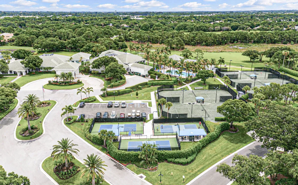 Willoughby Golf Club Residence photo 46