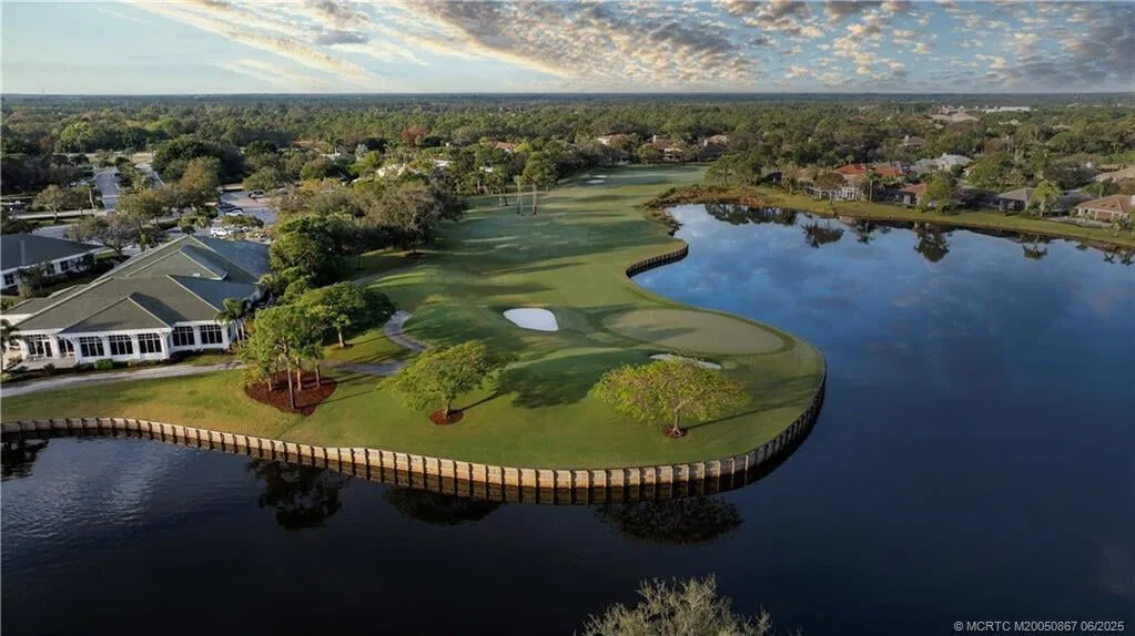 Willoughby Golf Club Residence photo 55