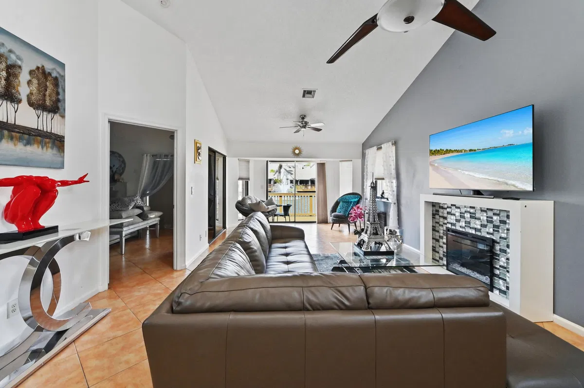  Residence photo 10
