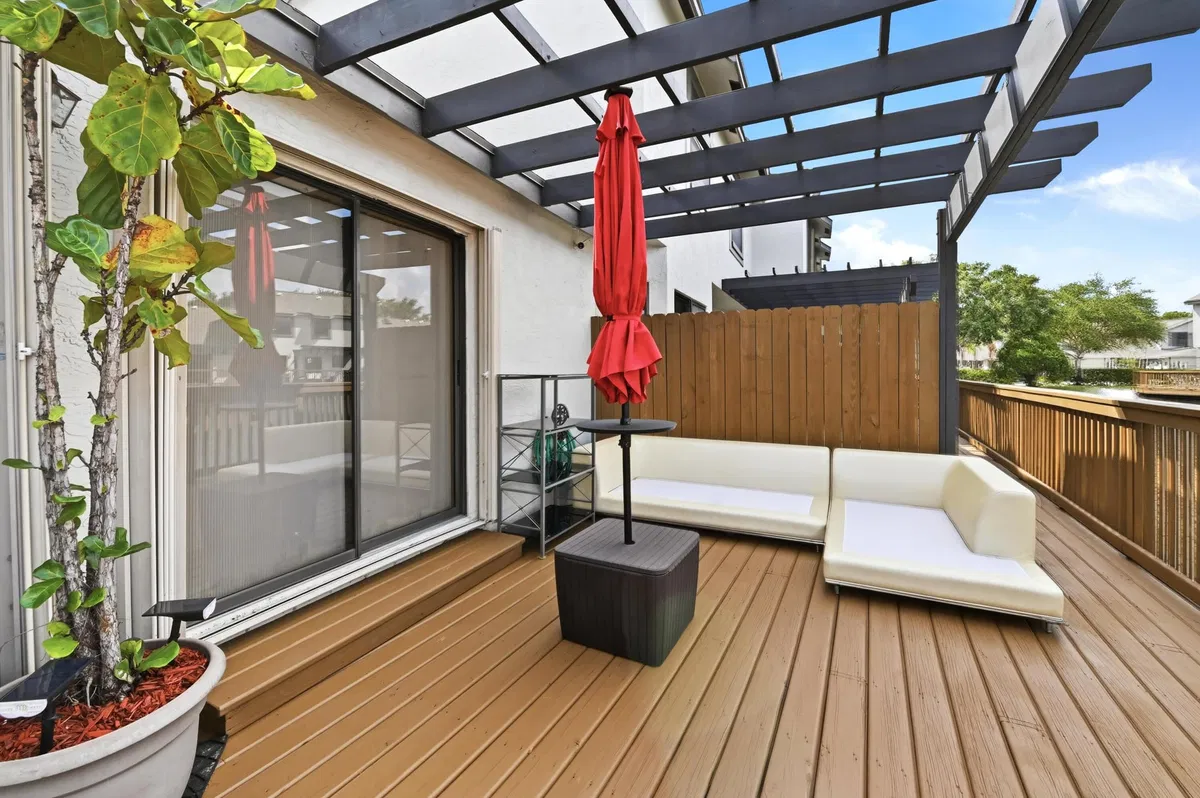  Residence photo 16