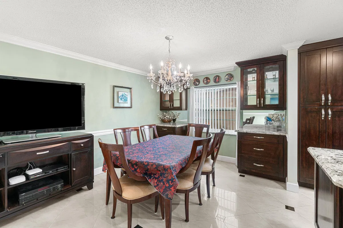 Residence photo 13