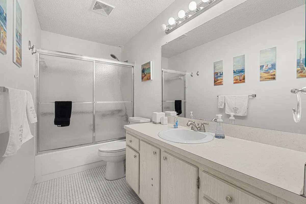 Residence photo 25