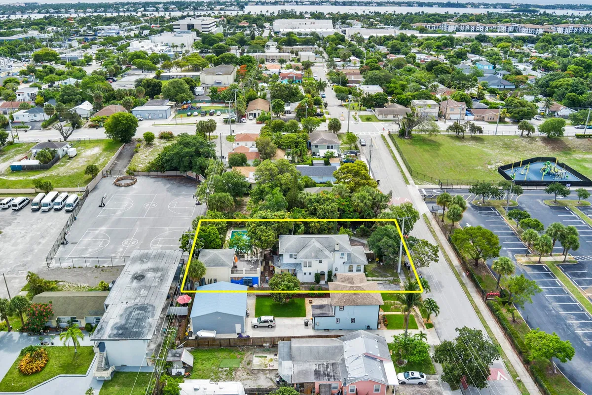 West Palm Beach Residence photo 34