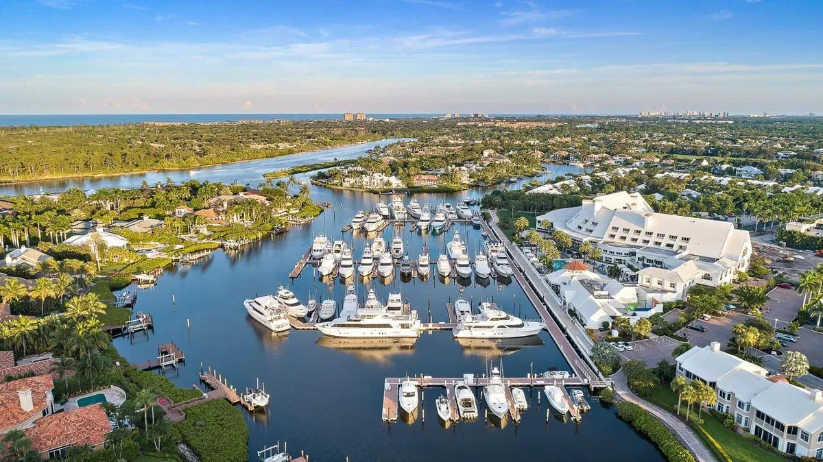 Admirals Cove Residence photo 22