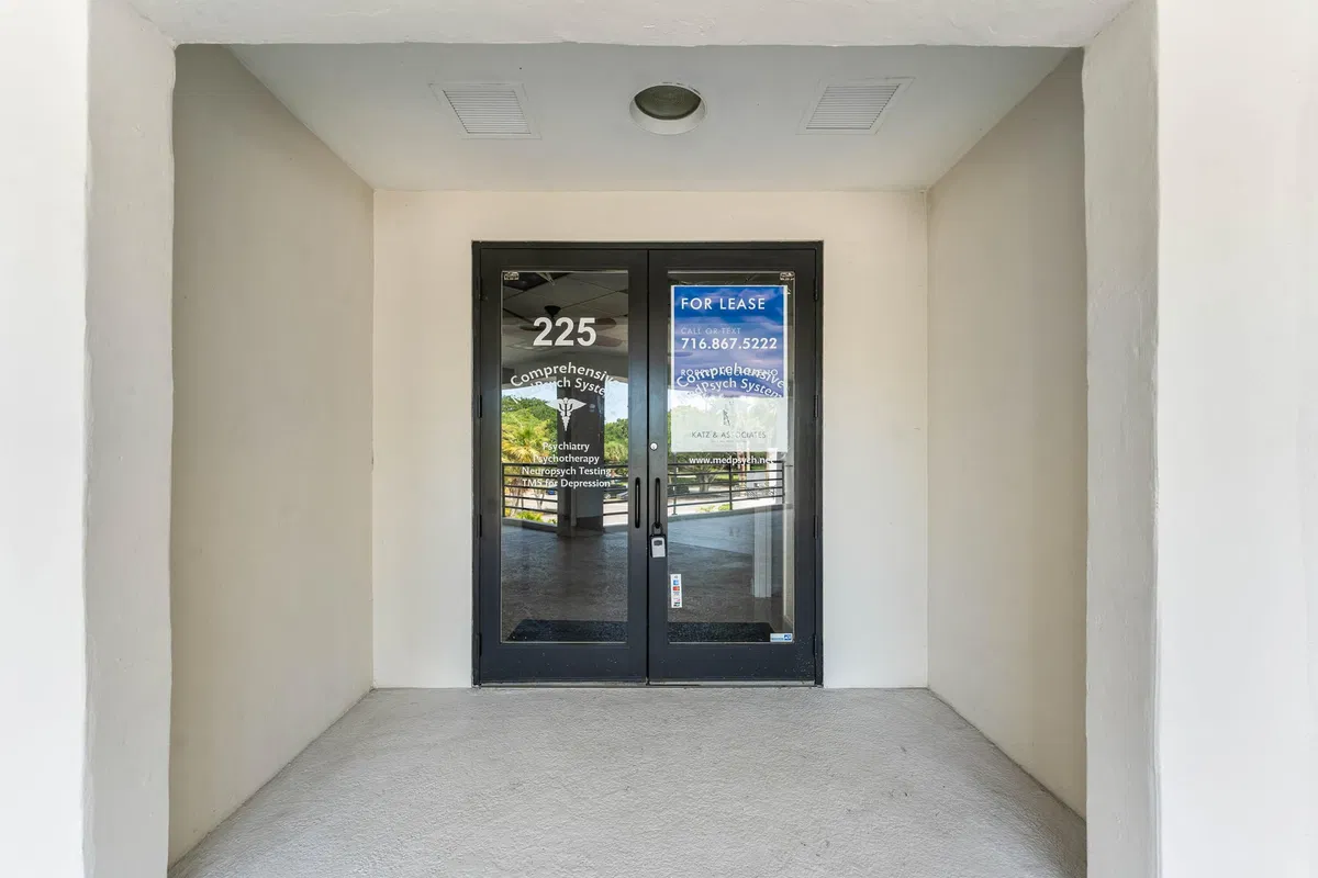 Residence photo 4