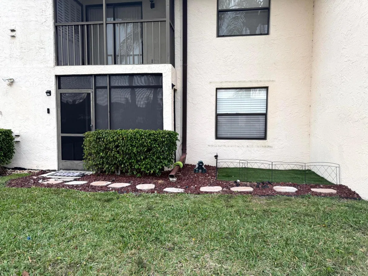  Unit 105 photo 31
