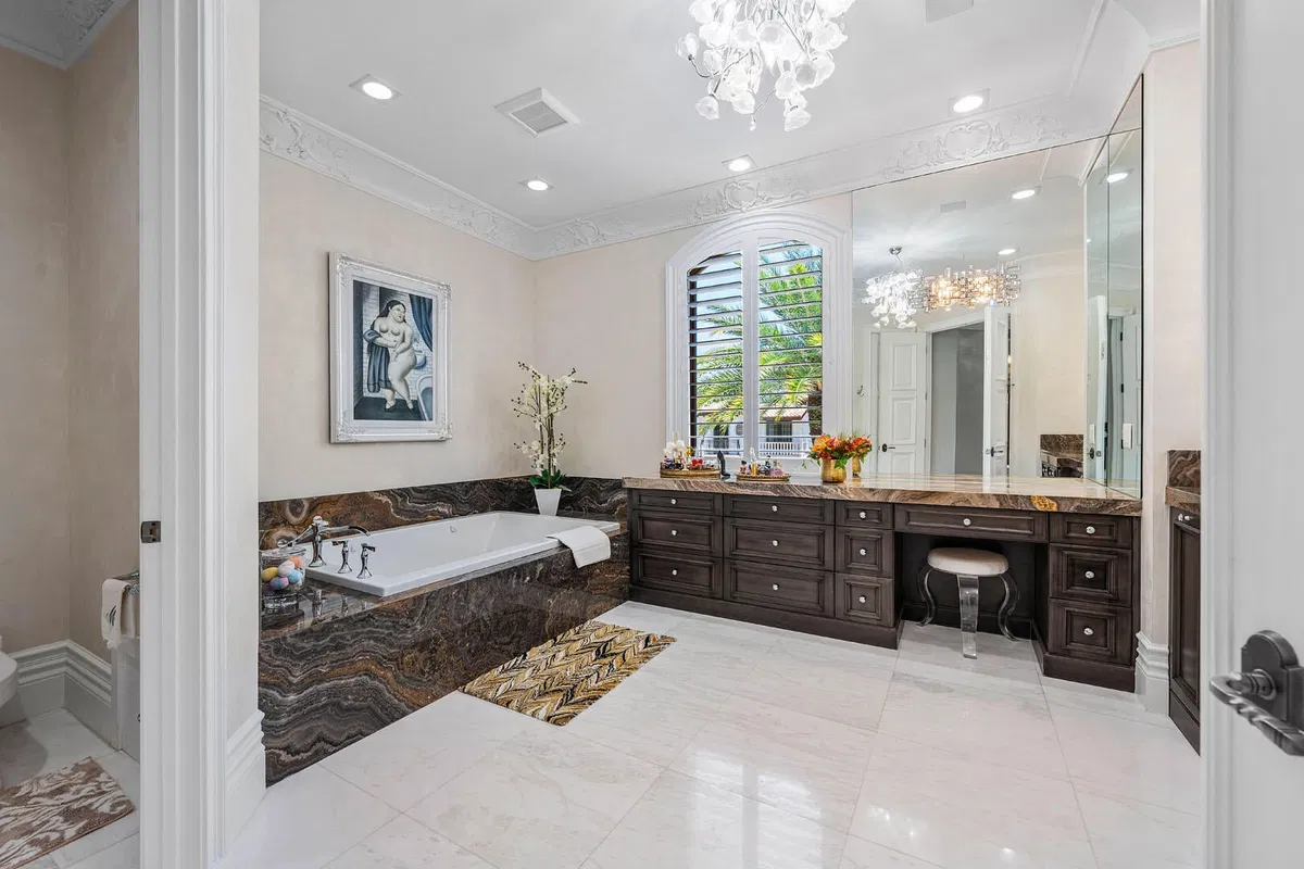 Royal Palm Yacht and Country Club Residence photo 55