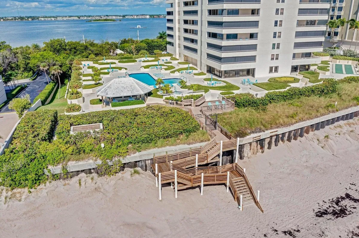 Singer Island Unit 12f photo 4