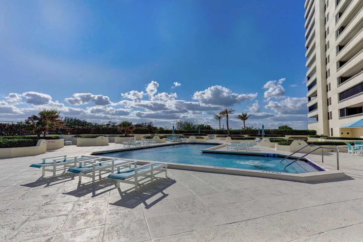 Singer Island Unit 12f photo 31