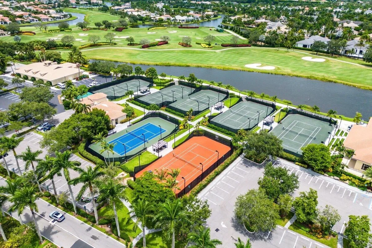 Woodfield Country Club Residence photo 52