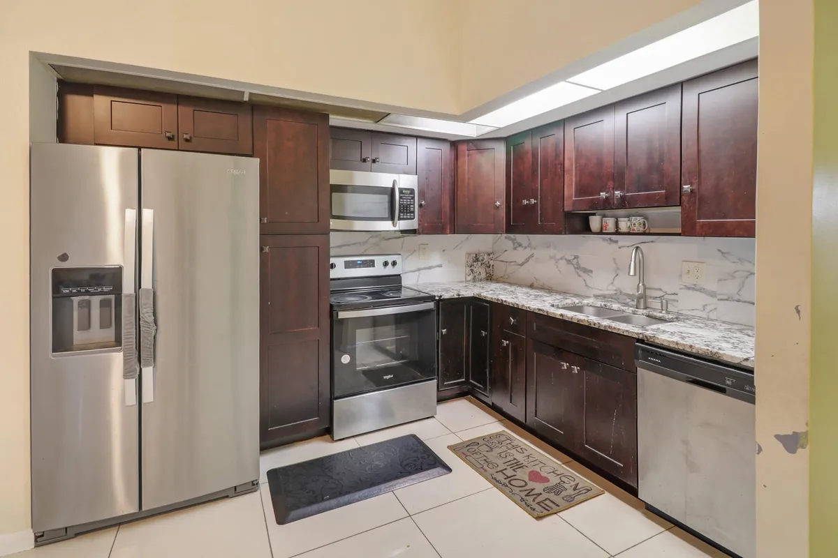  Residence photo 10