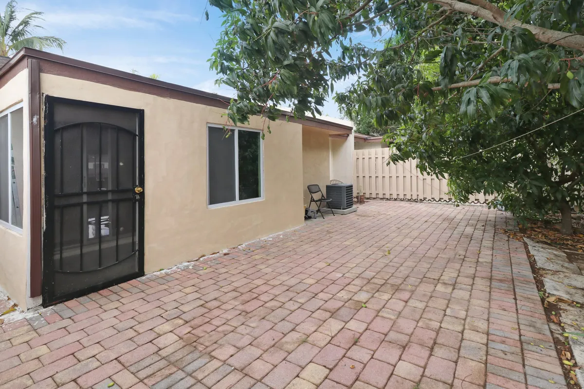  Residence photo 22