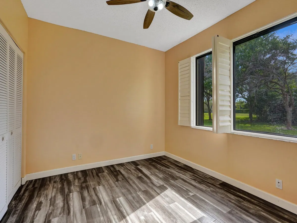 Unit 108 photo 19