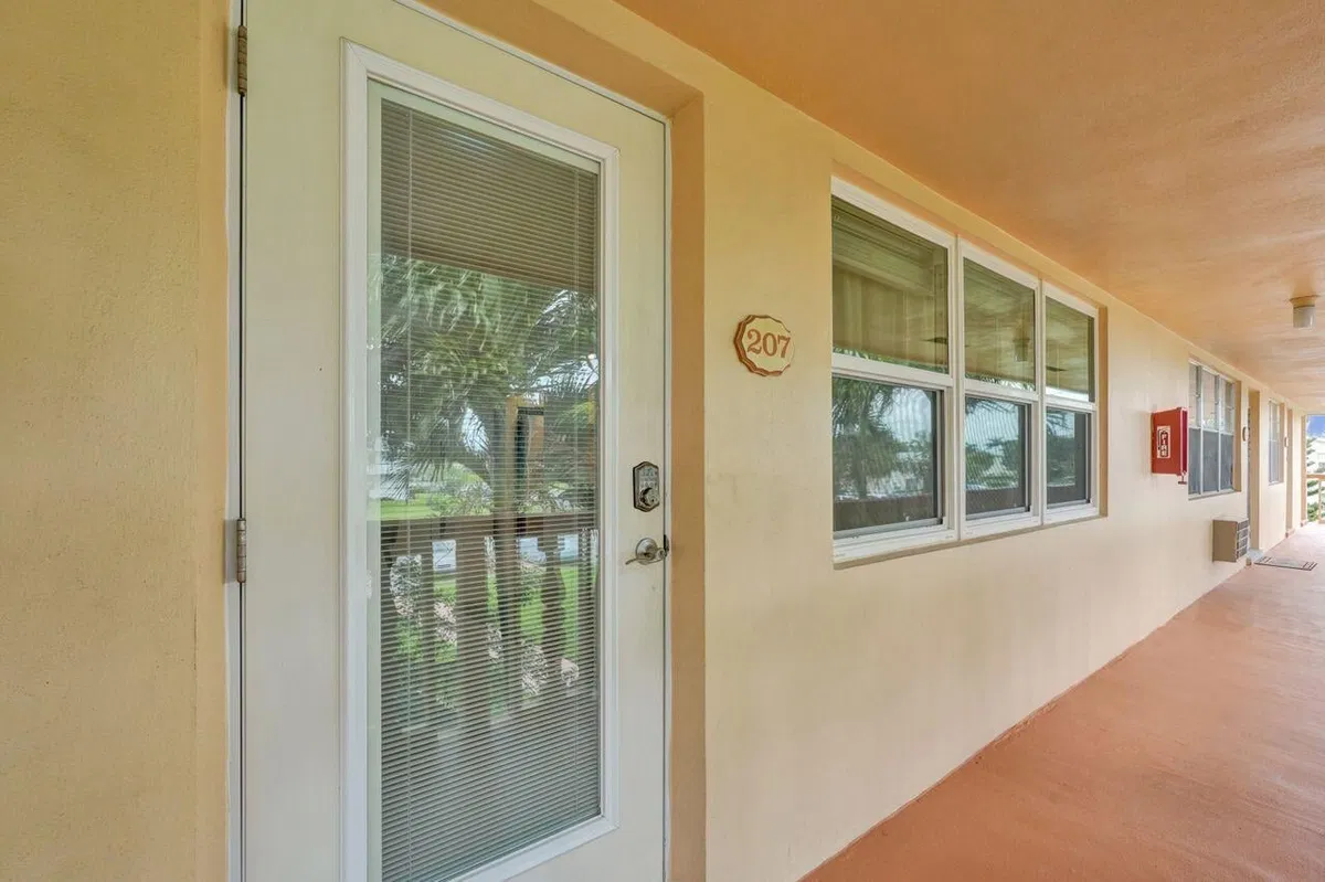 Residence photo 25