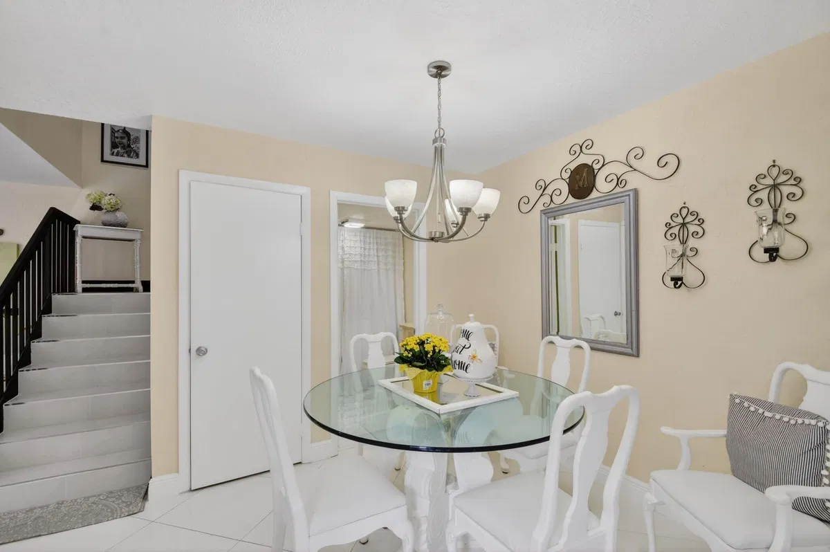  Residence photo 10