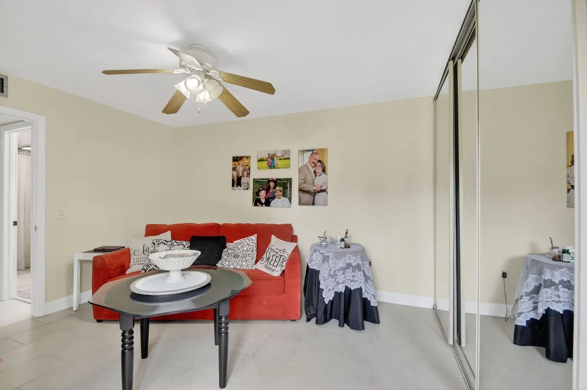  Residence photo 34