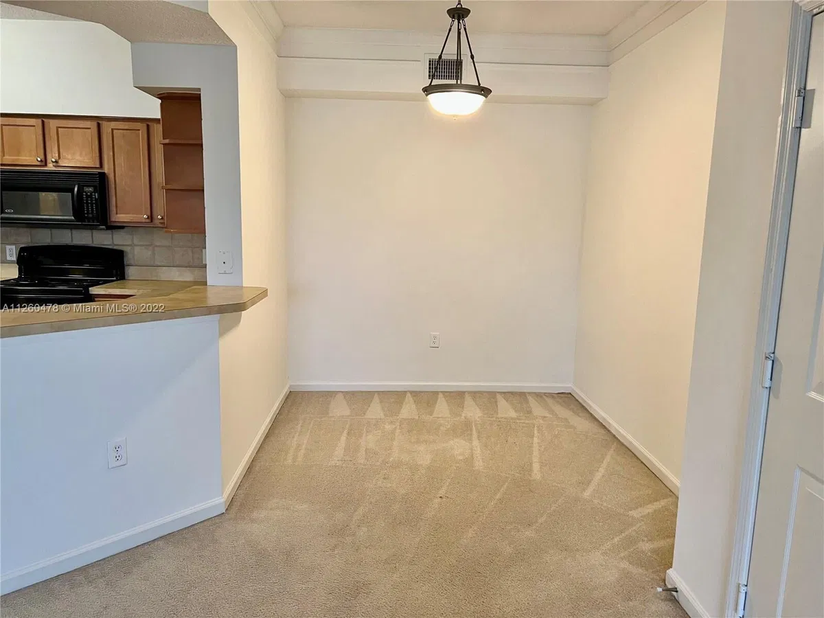 Unit 4305 photo 10