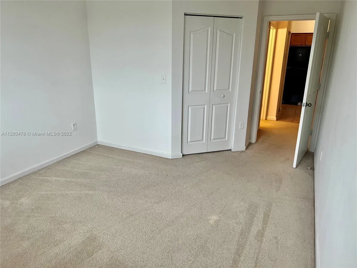 Unit 4305 photo 16